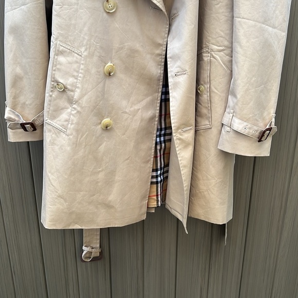 Burberry Short-length Kensington Heritage Trench Coat Men's size 44 in Honey NWT - Picture 5 of 16